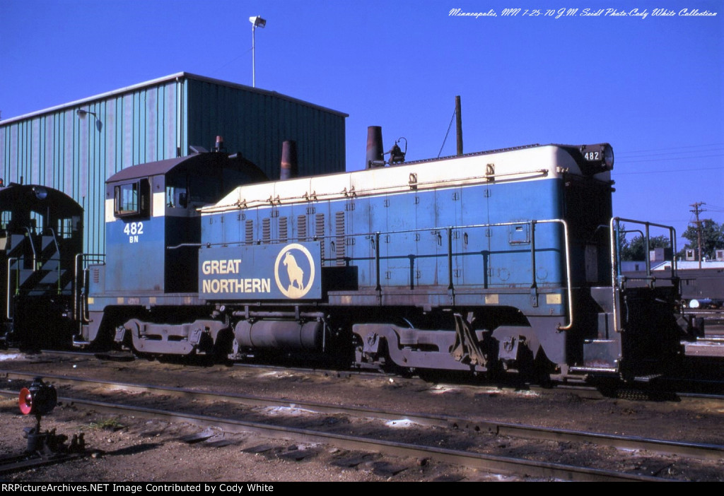 Burlington Northern NW2 482